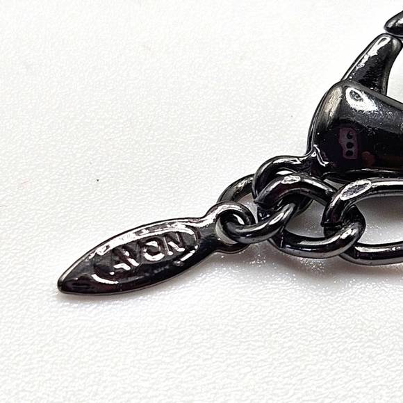 VINTAGE Avon Zoe Gunmetal Black Rhinestone Statement Bib Style Necklace Gothic - Picture 4 of 6